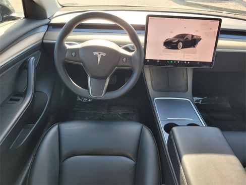 Used 2023 Tesla Model 3 Standard Range image 7