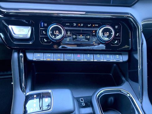 Used 2024 GMC Sierra 1500 AT4X image 35