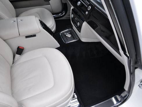 Used 2009 Rolls-Royce Phantom Coupe image 32