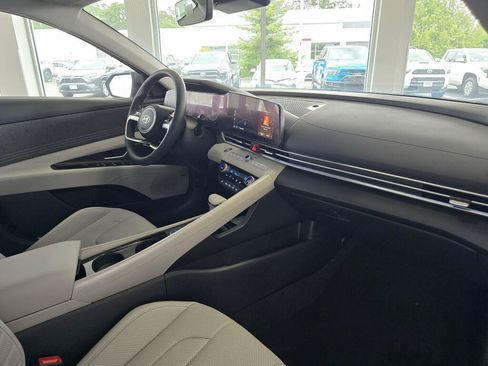 New 2026 Hyundai Elantra Limited FWD image 41