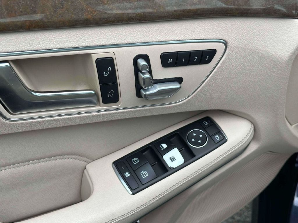 Used 2014 Mercedes-Benz E 350 4MATIC Sedan image 17