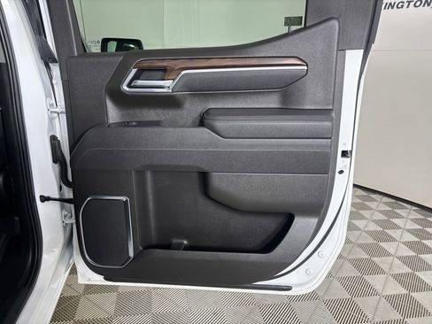 Used 2025 GMC Sierra 1500 SLT image 25