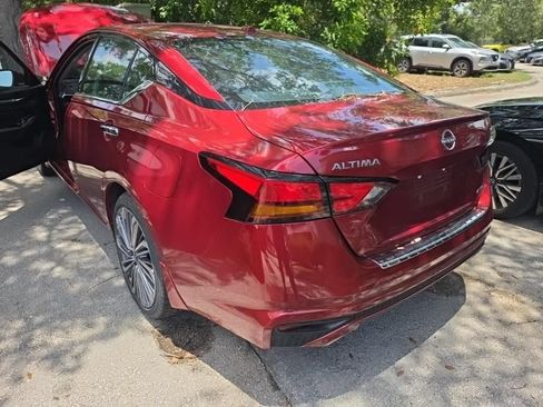 Used 2023 Nissan Altima 2.5 SL AWD/4WD image 12
