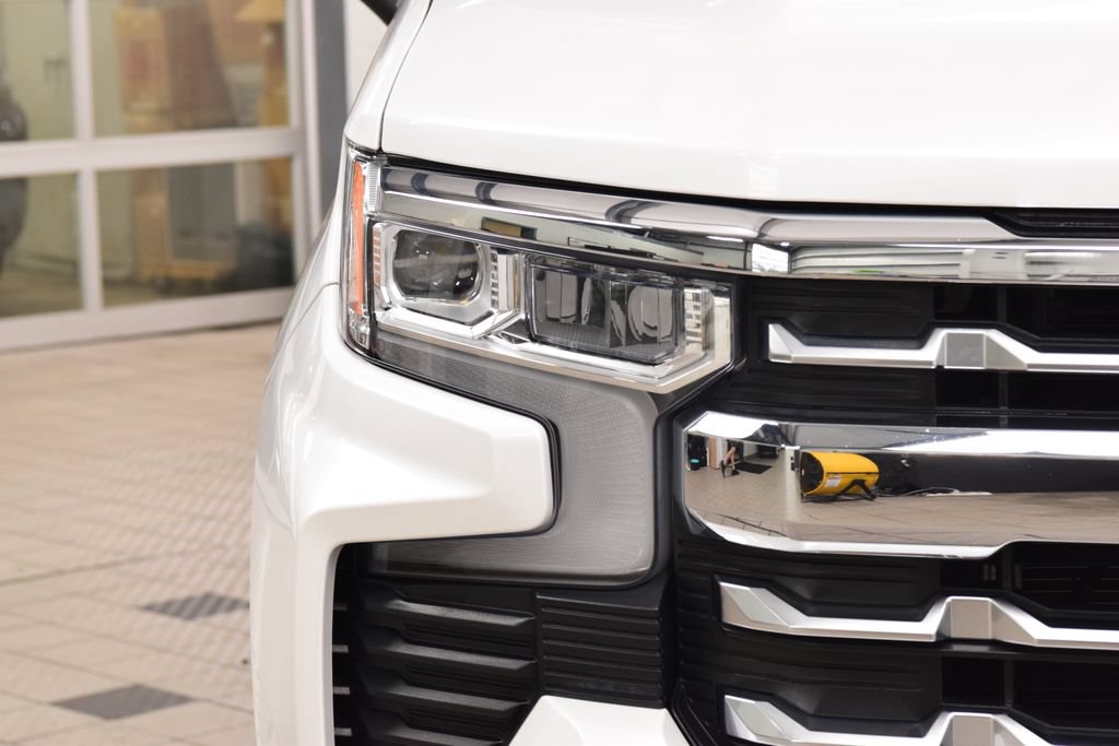 Used 2022 Chevrolet Silverado 1500 LTZ AWD/4WD image 12