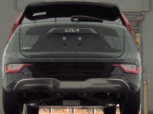 Certified 2023 Kia Niro Wind FWD image 7