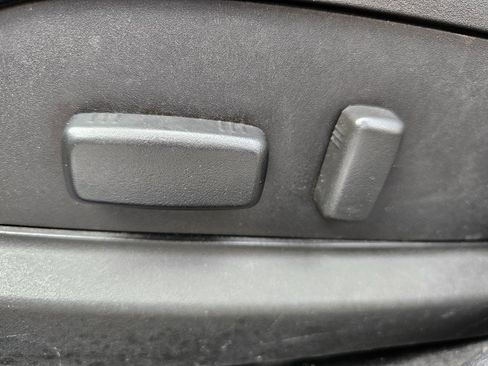 Used 2015 Chevrolet Traverse LTZ image 9