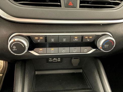 Used 2022 Nissan Altima 2.5 SR w/ Midnight Edition Package FWD image 35