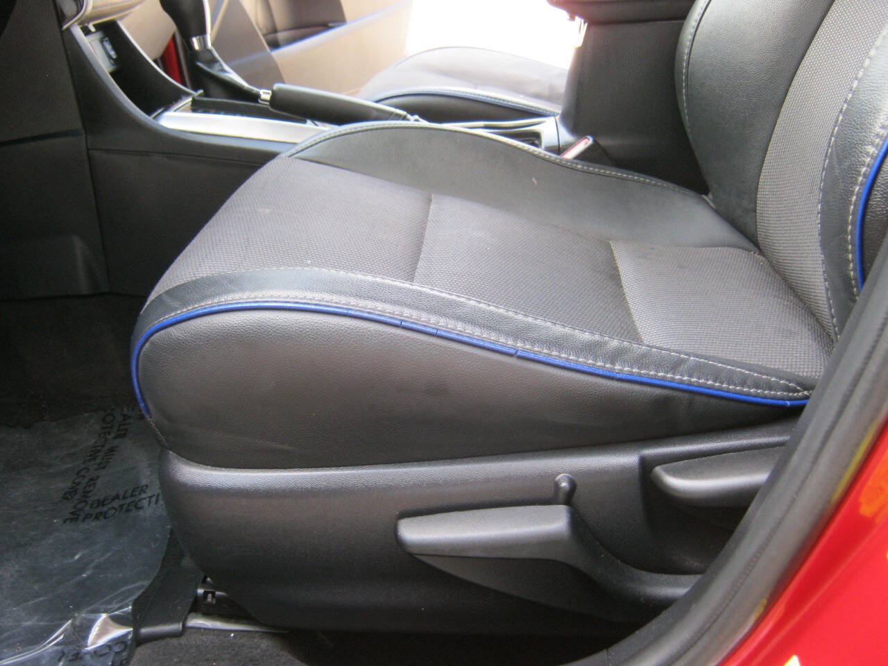 Used 2018 Toyota Corolla SE w/ SE Premium Package FWD image 8