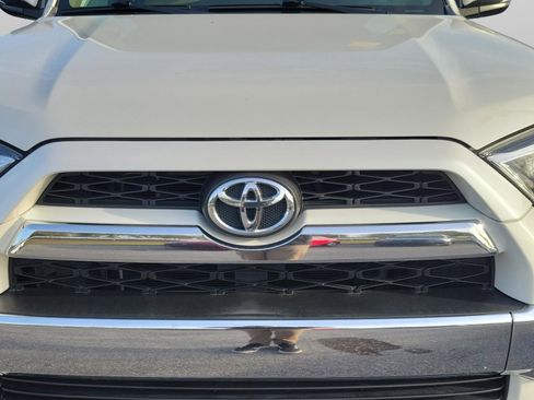 Used 2015 Toyota 4Runner Limited image 11