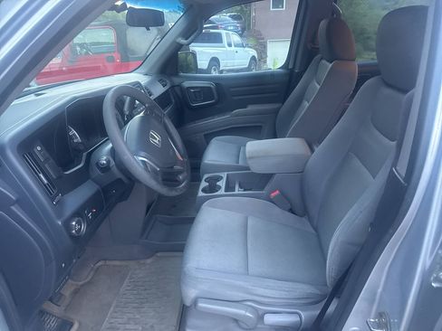 Used 2010 Honda Ridgeline RT image 12