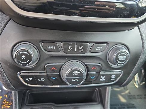 Used 2020 Jeep Cherokee Limited AWD/4WD image 22