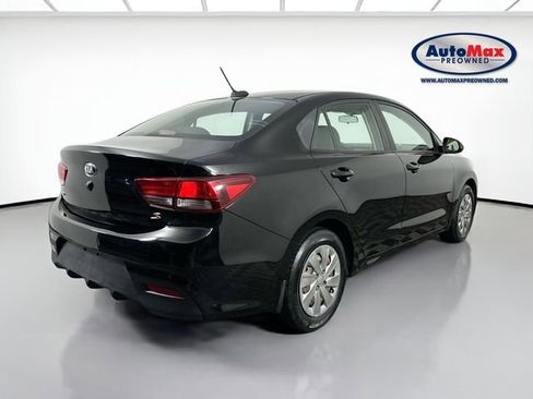 Used 2019 Kia Rio S image 2