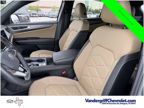 Used 2024 Volkswagen Atlas Cross Sport SE FWD image 24