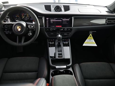 New 2026 Porsche Macan GTS image 28