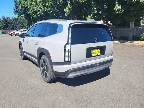 New 2026 Hyundai Ioniq 9 SE image 3