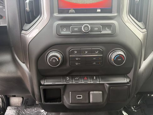 Used 2019 Chevrolet Silverado 1500 Custom Trail Boss AWD/4WD image 26