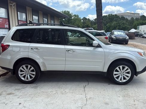 Used 2013 Subaru Forester 2.5X Premium AWD/4WD image 4
