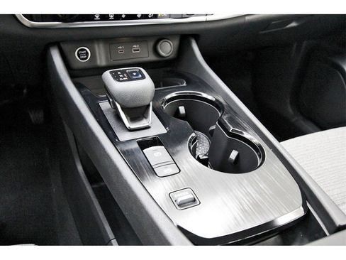 Certified 2021 Nissan Rogue SV image 24