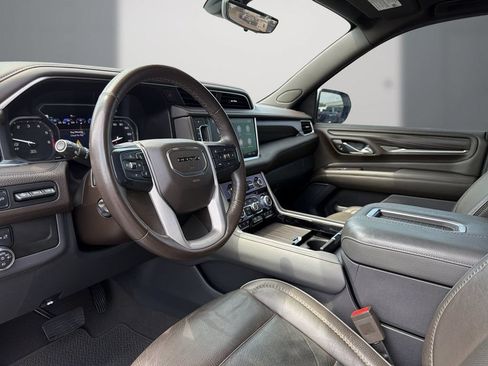Certified 2021 GMC Yukon XL Denali w/ Denali Premium Package RWD image 13