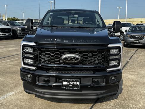 New 2026 Ford F250 Lariat w/ Black Appearance Package AWD/4WD image 3