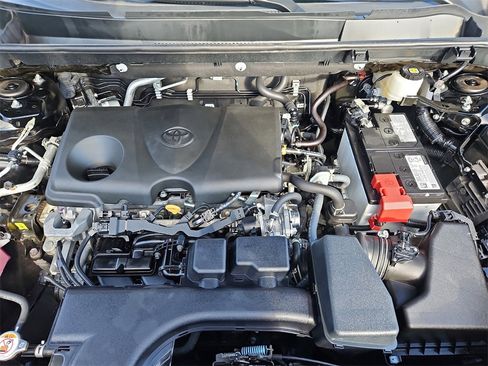 Used 2022 Toyota RAV4 XLE image 32