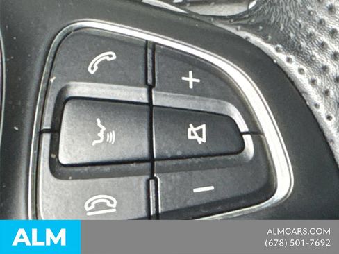 Used 2019 Mercedes-Benz GLC 300 4MATIC w/ Premium Package image 28