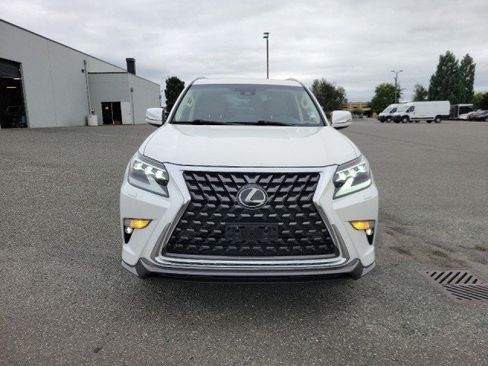 Used 2022 Lexus GX 460 Premium w/ Accessory Package AWD/4WD image 2