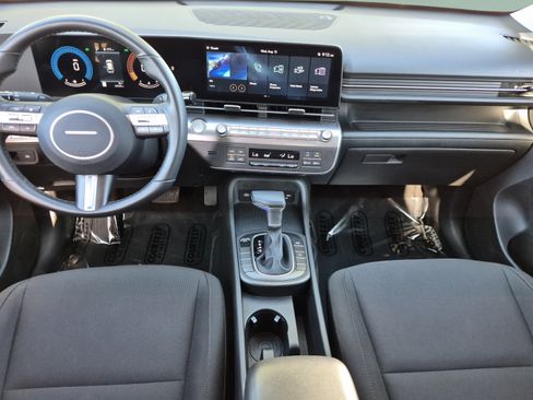 Certified 2025 Hyundai Kona SEL FWD image 12