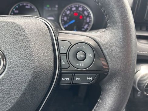 Certified 2021 Toyota RAV4 XLE Premium image 26