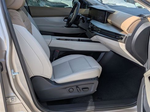 Used 2025 Nissan Murano Platinum image 25