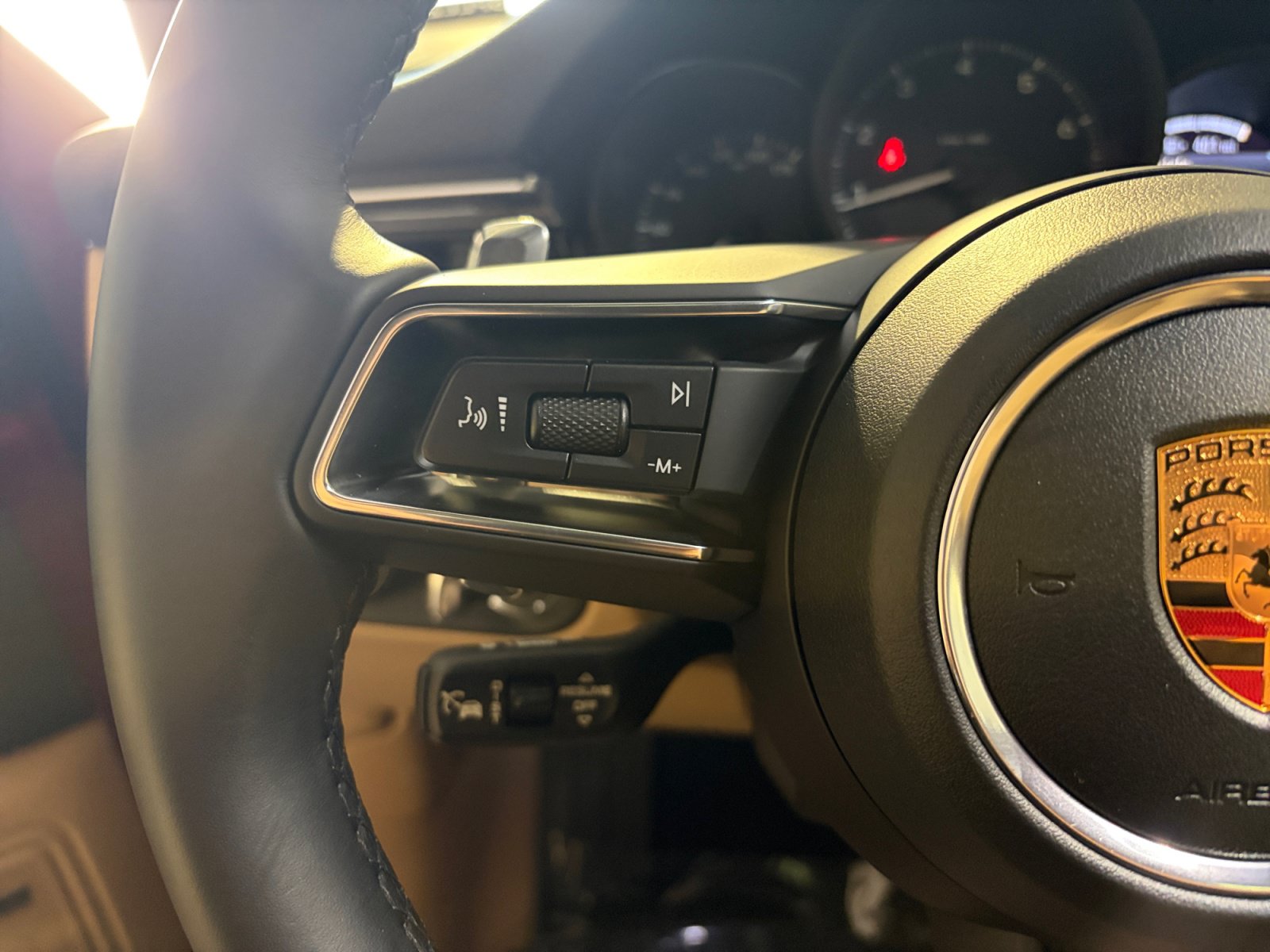Certified 2026 Porsche Macan AWD/4WD image 37