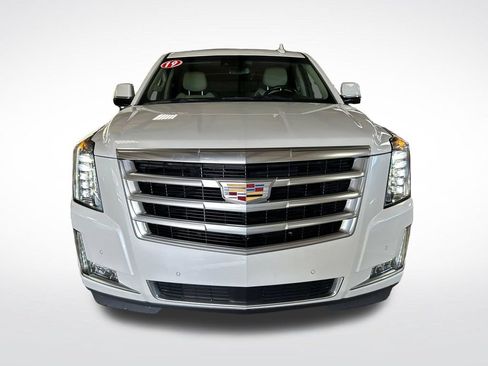 Used 2019 Cadillac Escalade ESV Premium Luxury AWD/4WD image 9