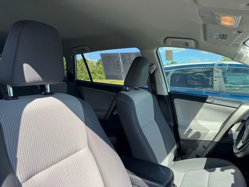 Used 2014 Toyota RAV4 LE image 7