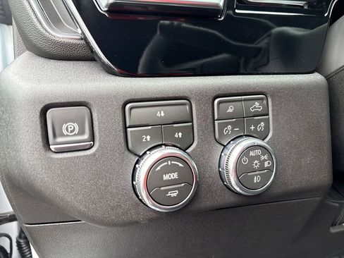 New 2026 GMC Sierra 3500 SLE AWD/4WD image 18