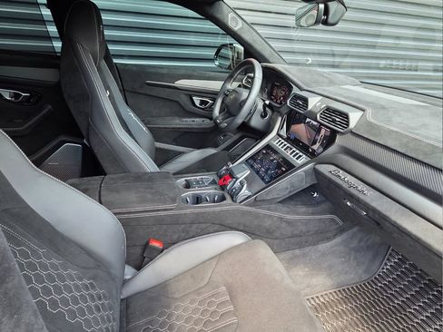 Used 2023 Lamborghini Urus Performante AWD/4WD image 17