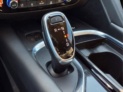 Used 2021 Buick Enclave Avenir w/ Avenir Technology Package AWD/4WD image 12