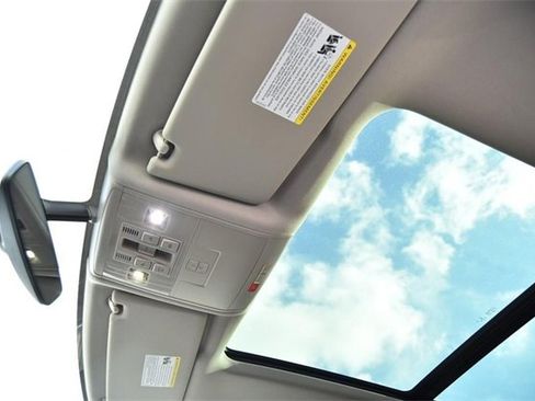 Certified 2022 Volkswagen Atlas SE image 19