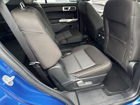 Used 2022 Ford Explorer XLT image 27