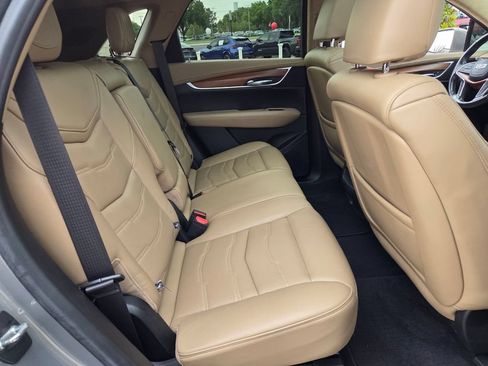Used 2018 Cadillac XT5 Platinum w/ Driver Assist Package AWD/4WD image 15