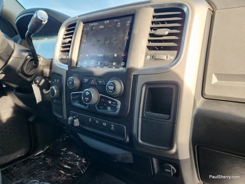 Used 2018 RAM 2500 SLT image 36