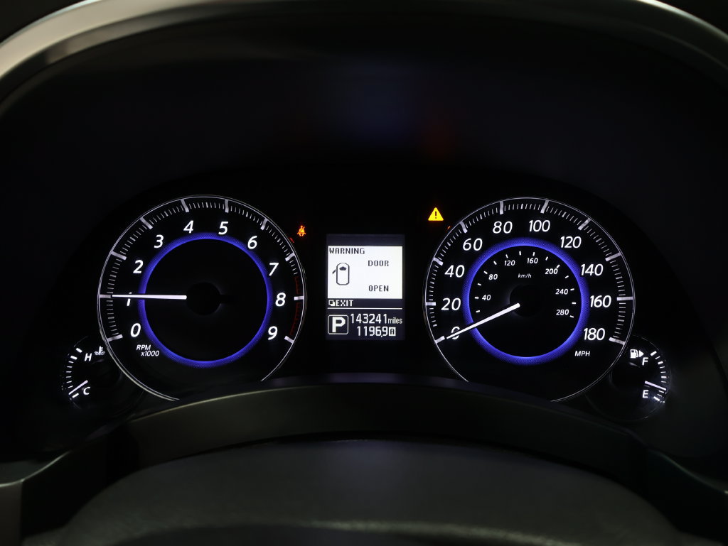 Used 2016 INFINITI QX70 AWD w/ Premium Package image 42