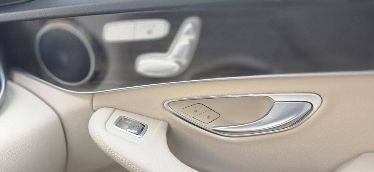 Used 2018 Mercedes-Benz C 300 Sedan image 22