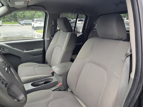 Used 2017 Nissan Frontier SV RWD image 14
