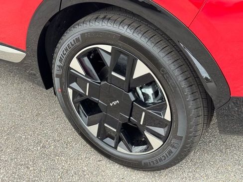 New 2026 Kia Sportage SX FWD image 5