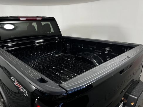 Used 2025 Chevrolet Silverado 2500 LTZ AWD/4WD image 27