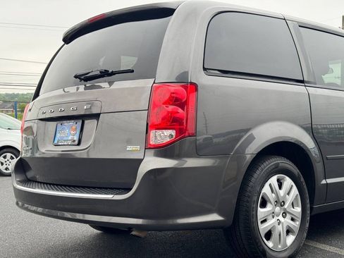 Used 2017 Dodge Grand Caravan SE FWD image 45