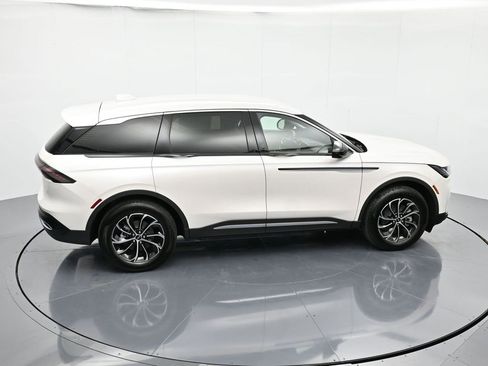 New 2026 Lincoln Nautilus Premier image 44