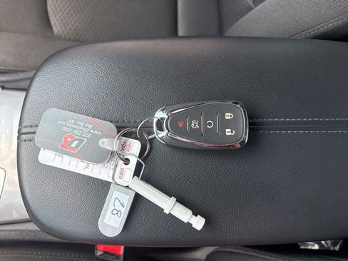 Used 2022 Chevrolet Malibu LT image 43