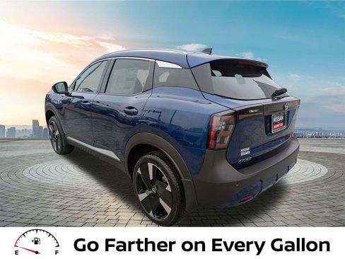 New 2026 Nissan Kicks SR w/ Cold Weather Package FWD image 6