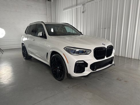Used 2021 BMW X5 M50i w/ Executive Package image 3